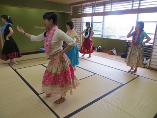 誰でも簡単に踊れるフラダンスサークル体験A・B・C・D