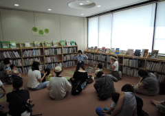 赤ちゃんおはなし会~からだを動かす3ヵ月~
