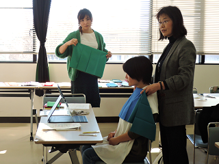 「似合う」を見つけよう 色・形を学ぶ(3日制)